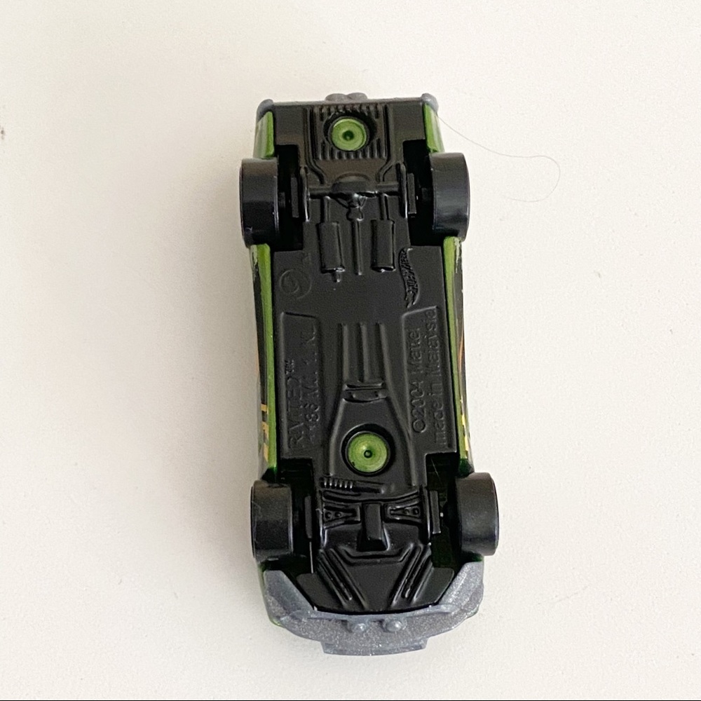 Hot Wheels - 2004 Riveted - Picture 7 of 8